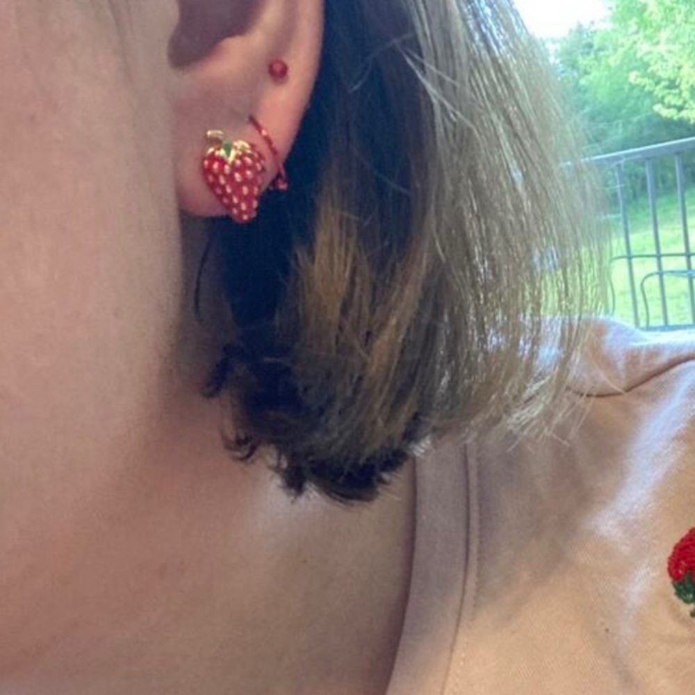 🍓 Strawberry Earrings 🍓 - Picture 4 of 4